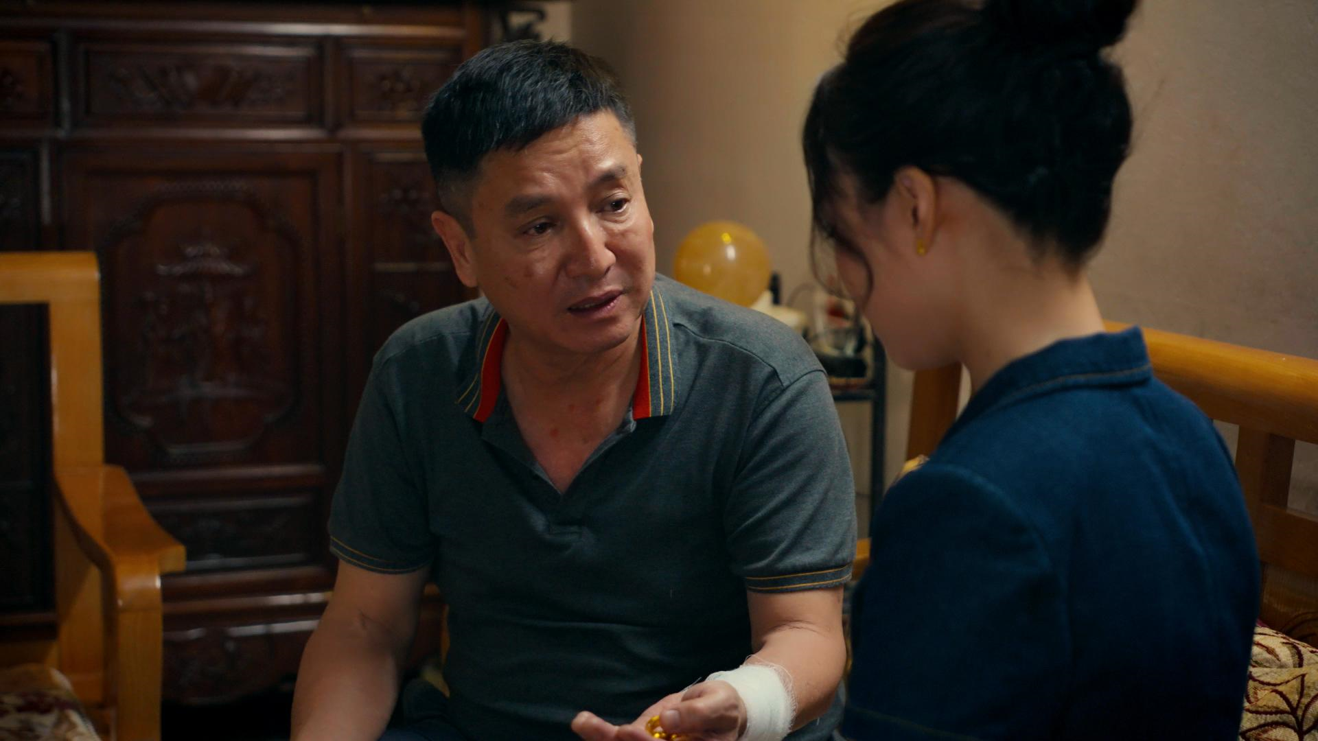 NSƯT Chí Trung hoài niệm về nhà ở khu tập thể cũ trong phim “Dưới ô cửa sáng đèn” 